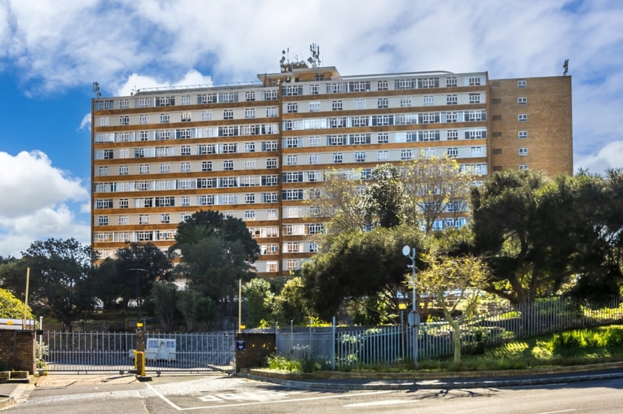 2 Bedroom Property for Sale in Loevenstein Western Cape